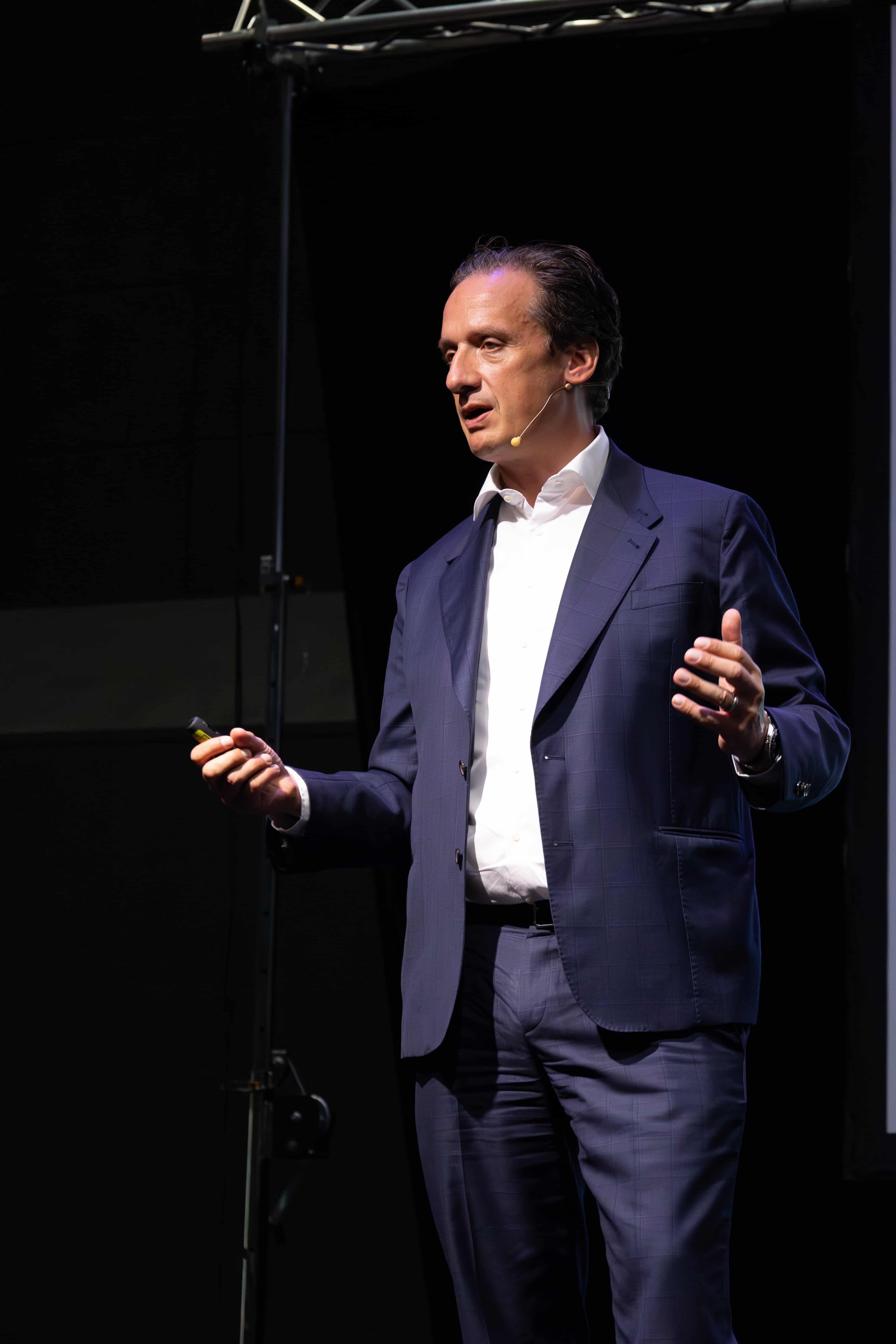 Andreas F. Brandt, Copenhagen Infrastructure Partnersilta, puhumassa Think BIG -energia-alan tapahtumassa Nivalassa.